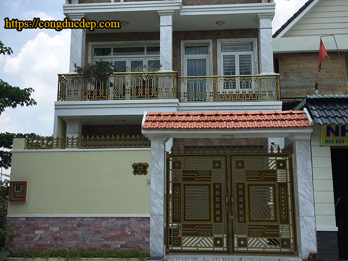 Ban công nhôm đúc đơn giản
